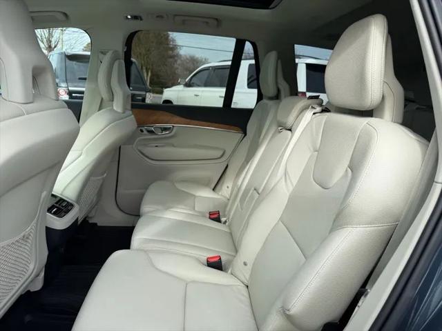 2021 Volvo XC90 T6 Momentum 7 Passenger