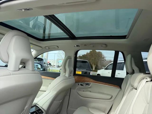 2021 Volvo XC90 T6 Momentum 7 Passenger
