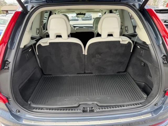 2021 Volvo XC90 T6 Momentum 7 Passenger