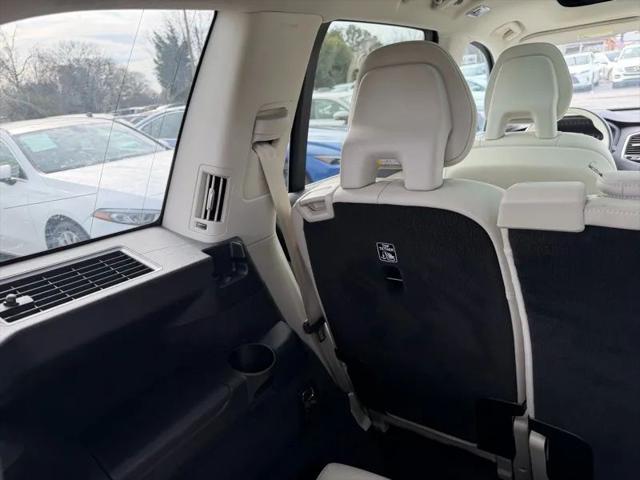 2021 Volvo XC90 T6 Momentum 7 Passenger
