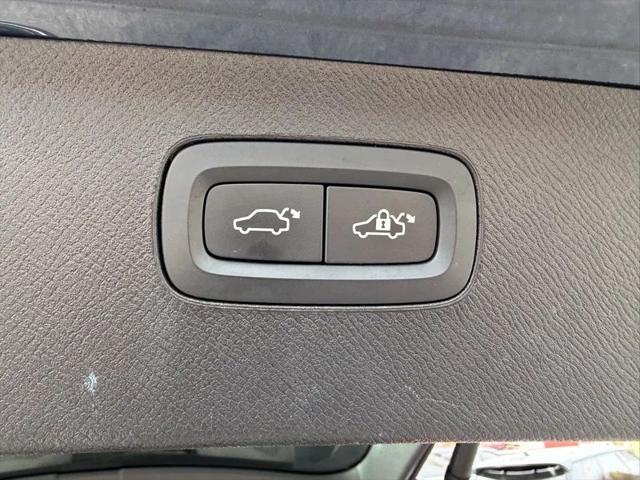 2021 Volvo XC90 T6 Momentum 7 Passenger