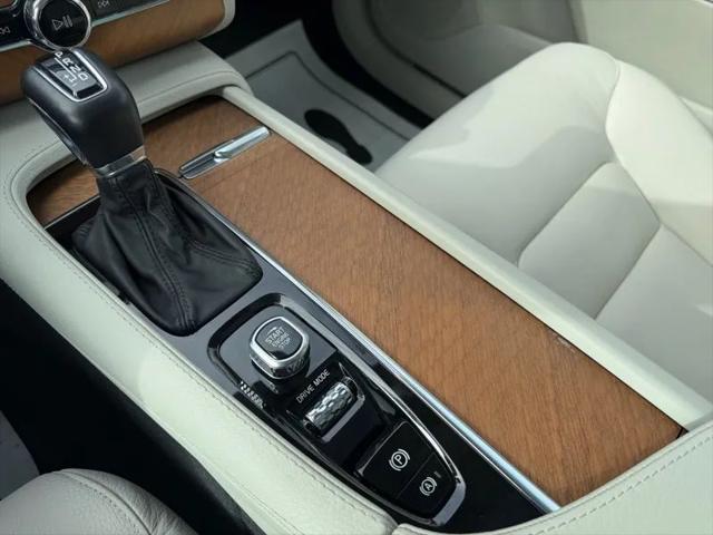 2021 Volvo XC90 T6 Momentum 7 Passenger