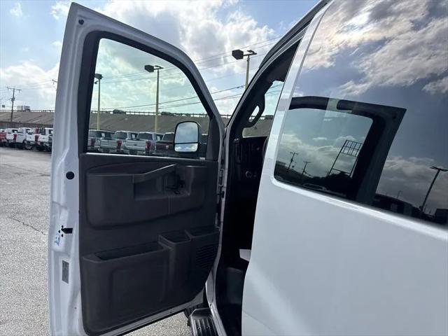 2020 Chevrolet Express Passenger RWD 3500 Extended Wheelbase LT