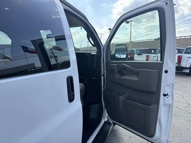 2020 Chevrolet Express Passenger RWD 3500 Extended Wheelbase LT