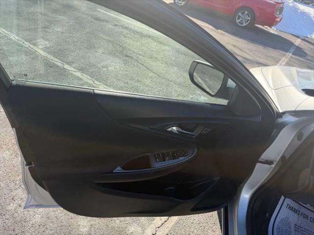 2022 Chevrolet Malibu FWD LT
