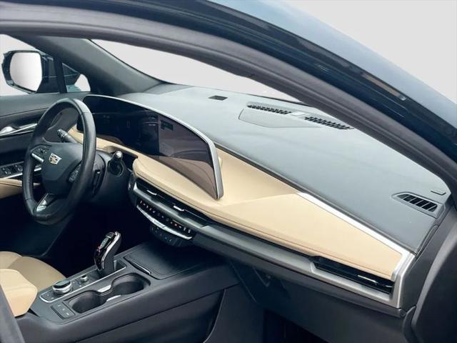 2024 Cadillac XT4 FWD Luxury