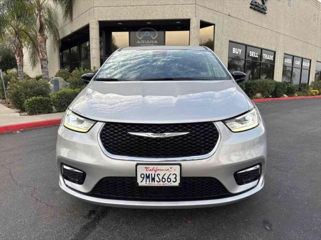 2024 Chrysler Pacifica Hybrid Select