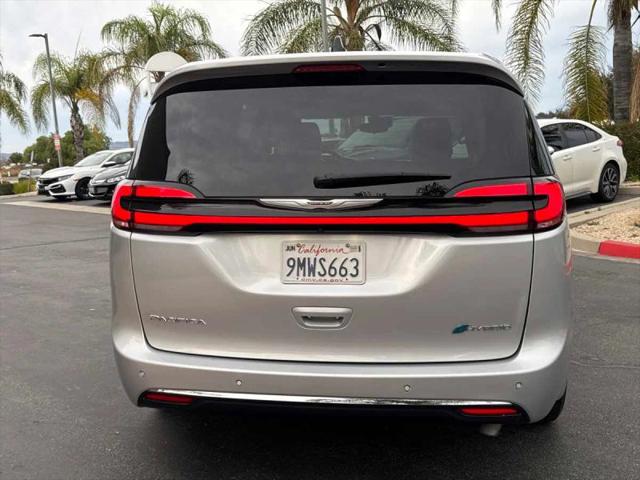 2024 Chrysler Pacifica Hybrid Select