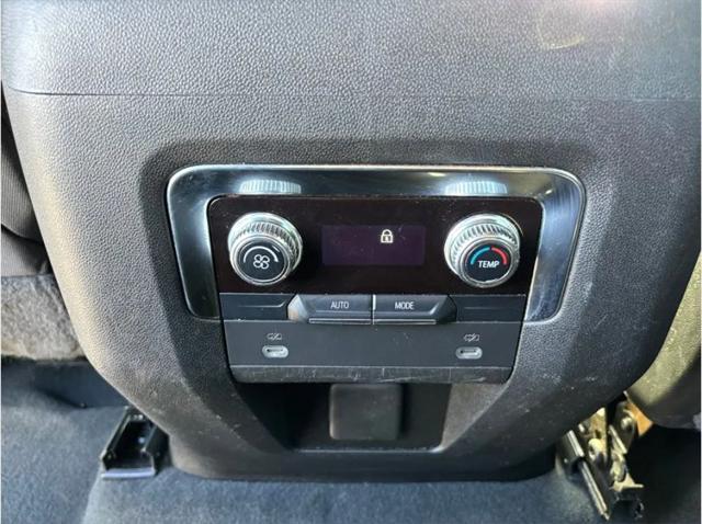 2022 GMC Yukon XL 4WD SLE