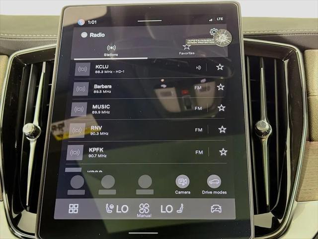2026 Volvo XC90 Plus, B6 AWD Gas (mild hybrid), Gasoline, Bright, 7 Seats