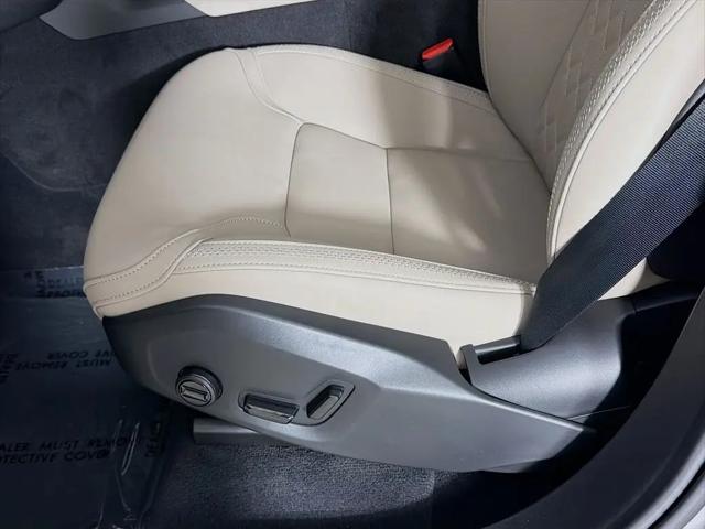2026 Volvo XC90 Plus, B6 AWD Gas (mild hybrid), Gasoline, Bright, 7 Seats