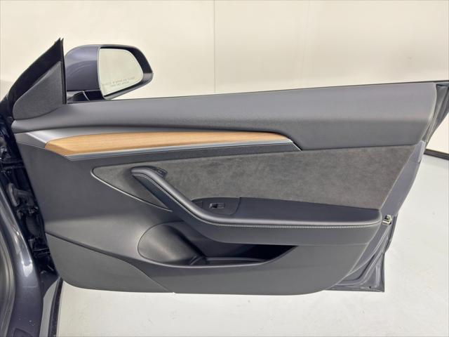 2021 Tesla Model 3 Standard Range Plus Rear-Wheel Drive