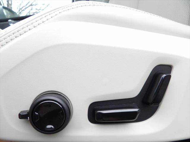 2026 Volvo XC90 Plug-In Hybrid Ultra, T8 AWD, Electric/Gasoline, Bright, 7 Seats