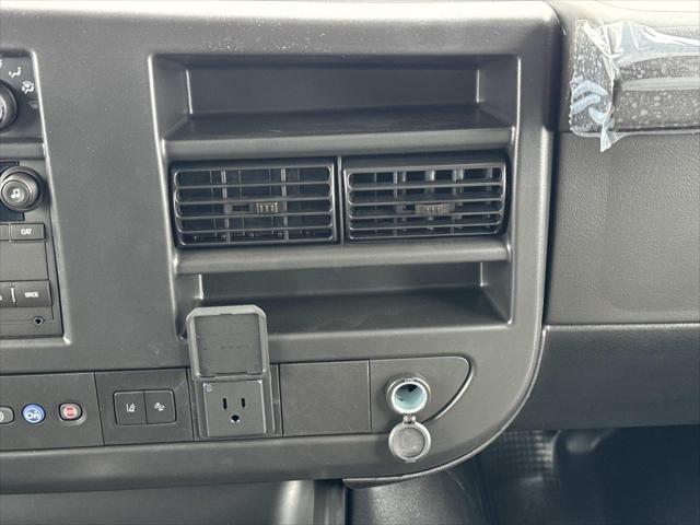 2026 Chevrolet Express Cargo Van 2500 Regular Wheelbase, WT, RWD