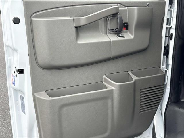2026 Chevrolet Express Cargo Van 2500 Regular Wheelbase, WT, RWD