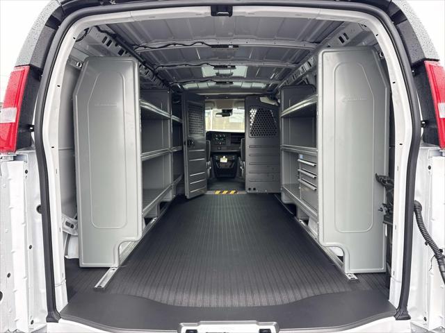 2026 Chevrolet Express Cargo Van 2500 Regular Wheelbase, WT, RWD