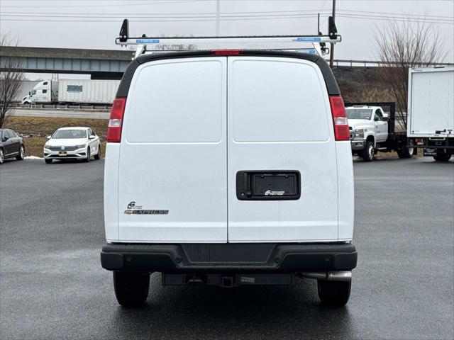 2026 Chevrolet Express Cargo Van 2500 Regular Wheelbase, WT, RWD