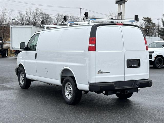 2026 Chevrolet Express Cargo Van 2500 Regular Wheelbase, WT, RWD