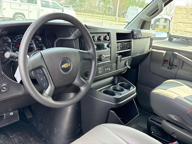 2026 Chevrolet Express Cargo Van 2500 Regular Wheelbase, WT, RWD