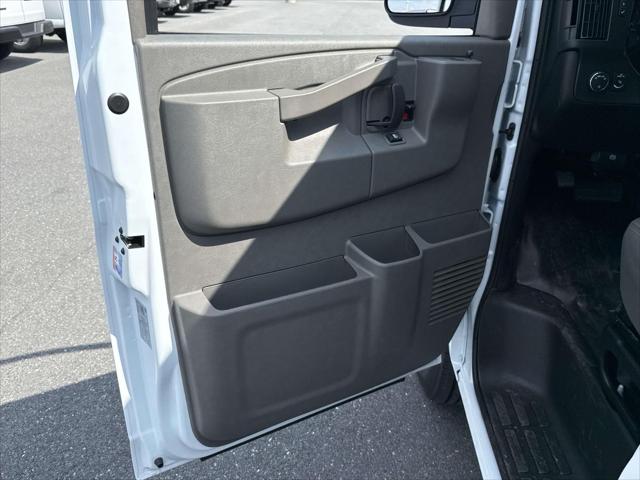 2026 Chevrolet Express Cargo Van 2500 Regular Wheelbase, WT, RWD