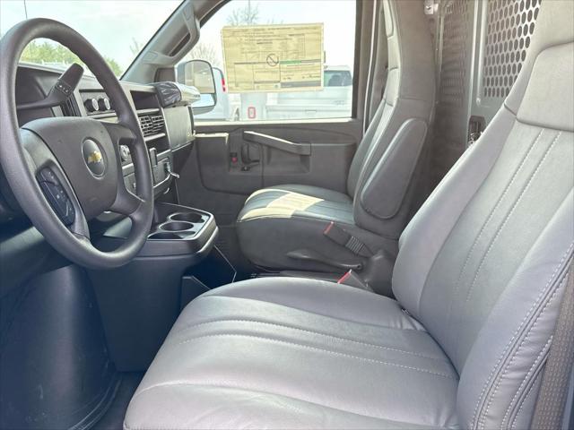 2026 Chevrolet Express Cargo Van 2500 Regular Wheelbase, WT, RWD