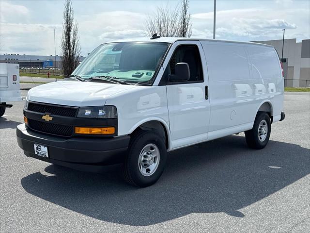 2026 Chevrolet Express Cargo Van 2500 Regular Wheelbase, WT, RWD