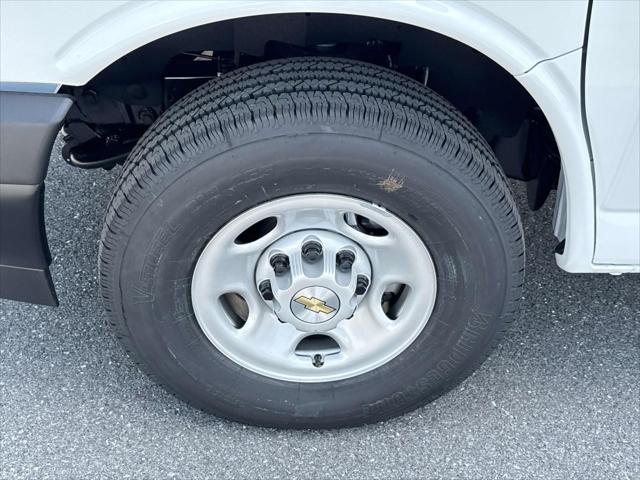 2026 Chevrolet Express Cargo Van 2500 Regular Wheelbase, WT, RWD