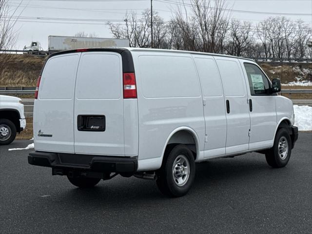 2026 Chevrolet Express Cargo Van 2500 Regular Wheelbase, WT, RWD