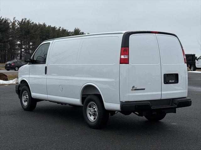 2026 Chevrolet Express Cargo Van 2500 Regular Wheelbase, WT, RWD