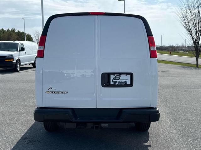 2026 Chevrolet Express Cargo Van 2500 Regular Wheelbase, WT, RWD