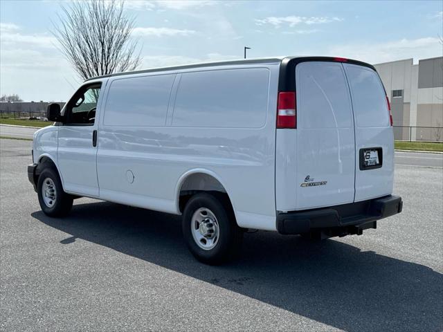 2026 Chevrolet Express Cargo Van 2500 Regular Wheelbase, WT, RWD
