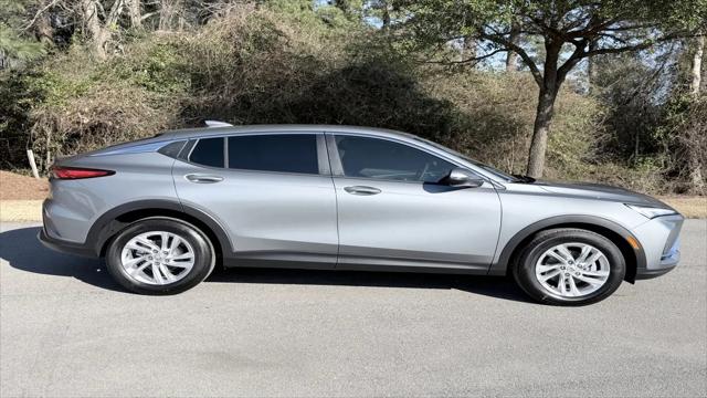 2026 Buick NV Preferred FWD