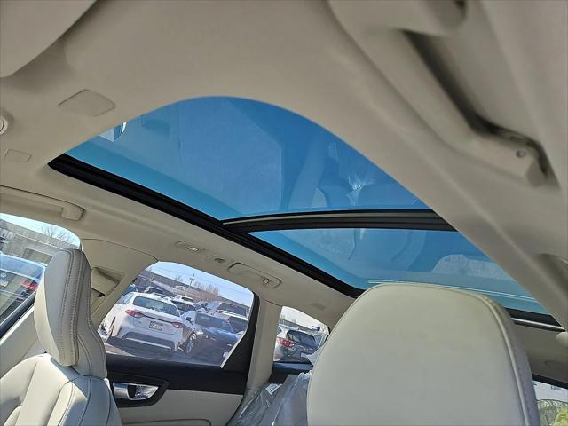 2026 Volvo XC60 Plug-In Hybrid Ultra, T8 AWD Electric/Gasoline, Dark