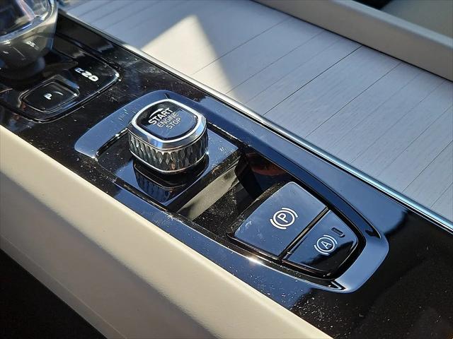 2026 Volvo XC60 Plug-In Hybrid Ultra, T8 AWD Electric/Gasoline, Dark