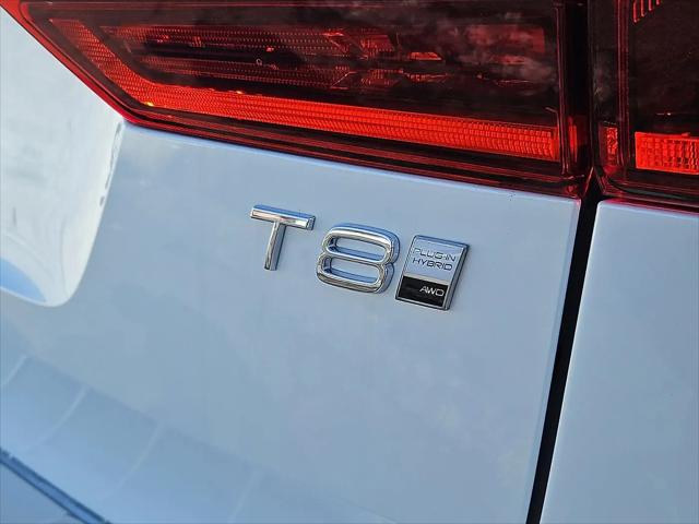 2026 Volvo XC60 Plug-In Hybrid Ultra, T8 AWD Electric/Gasoline, Dark