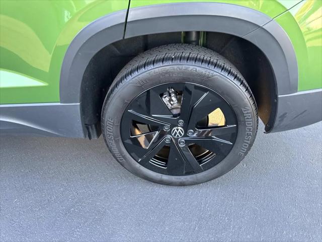 2025 Volkswagen Taos 1.5T SE