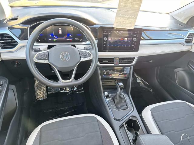2025 Volkswagen Taos 1.5T SE