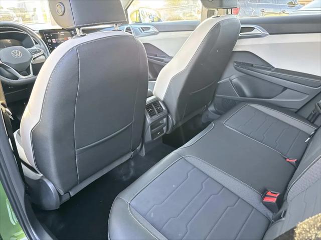 2025 Volkswagen Taos 1.5T SE