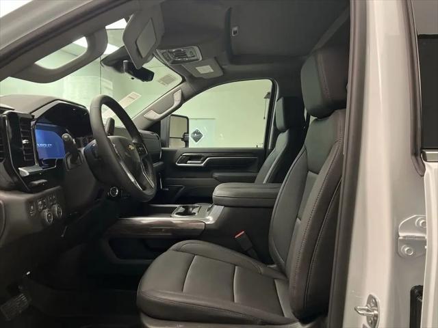 2026 Chevrolet Silverado 3500HD Crew Cab, Long Bed, LTZ Dual Rear Wheel, RWD