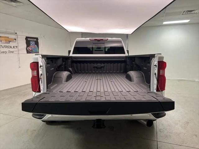 2026 Chevrolet Silverado 3500HD Crew Cab, Long Bed, LTZ Dual Rear Wheel, RWD