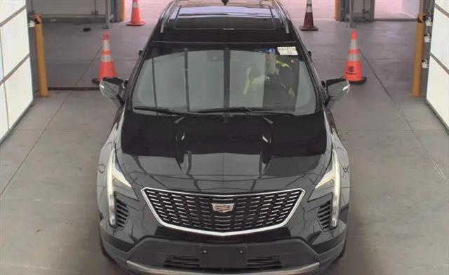 2023 Cadillac XT4 AWD Premium Luxury