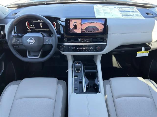 2026 Nissan Pathfinder SL
