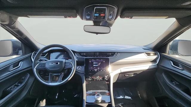 2025 Jeep Grand Cherokee L Laredo X 4x4