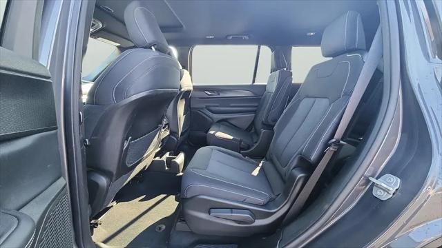 2025 Jeep Grand Cherokee L Laredo X 4x4