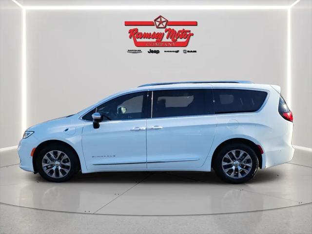 2025 Chrysler Pacifica Hybrid Pinnacle