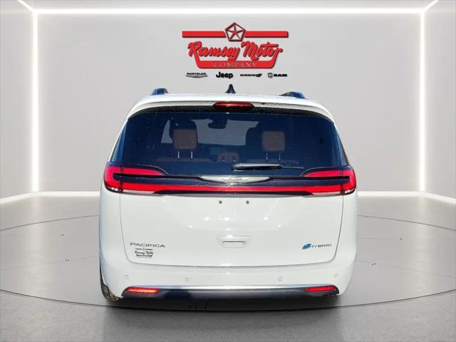 2025 Chrysler Pacifica Hybrid Pinnacle