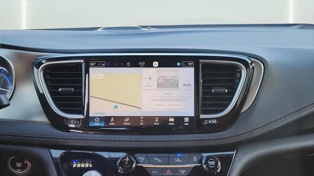 2025 Chrysler Pacifica Hybrid Pinnacle