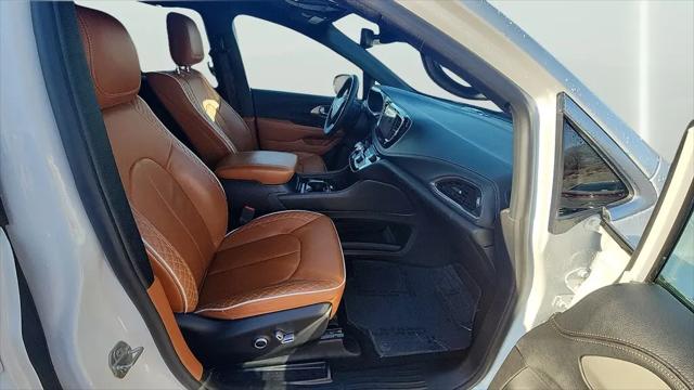 2025 Chrysler Pacifica Hybrid Pinnacle