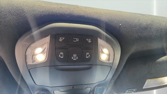 2025 Chrysler Pacifica Hybrid Pinnacle