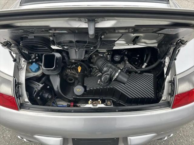 2004 Porsche 911 Carrera 4